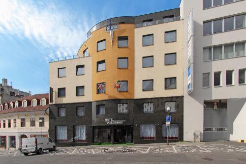 President Hotel Братислава Экстерьер фото
