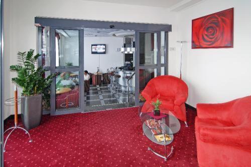 President Hotel Братислава Экстерьер фото